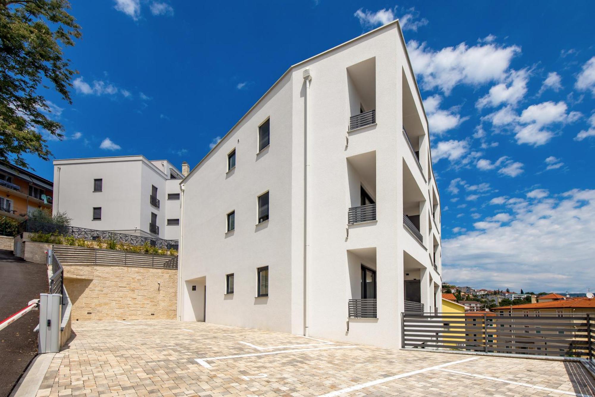 Belinda Apartments With Balcony & Private Parking Opatija Exterior foto