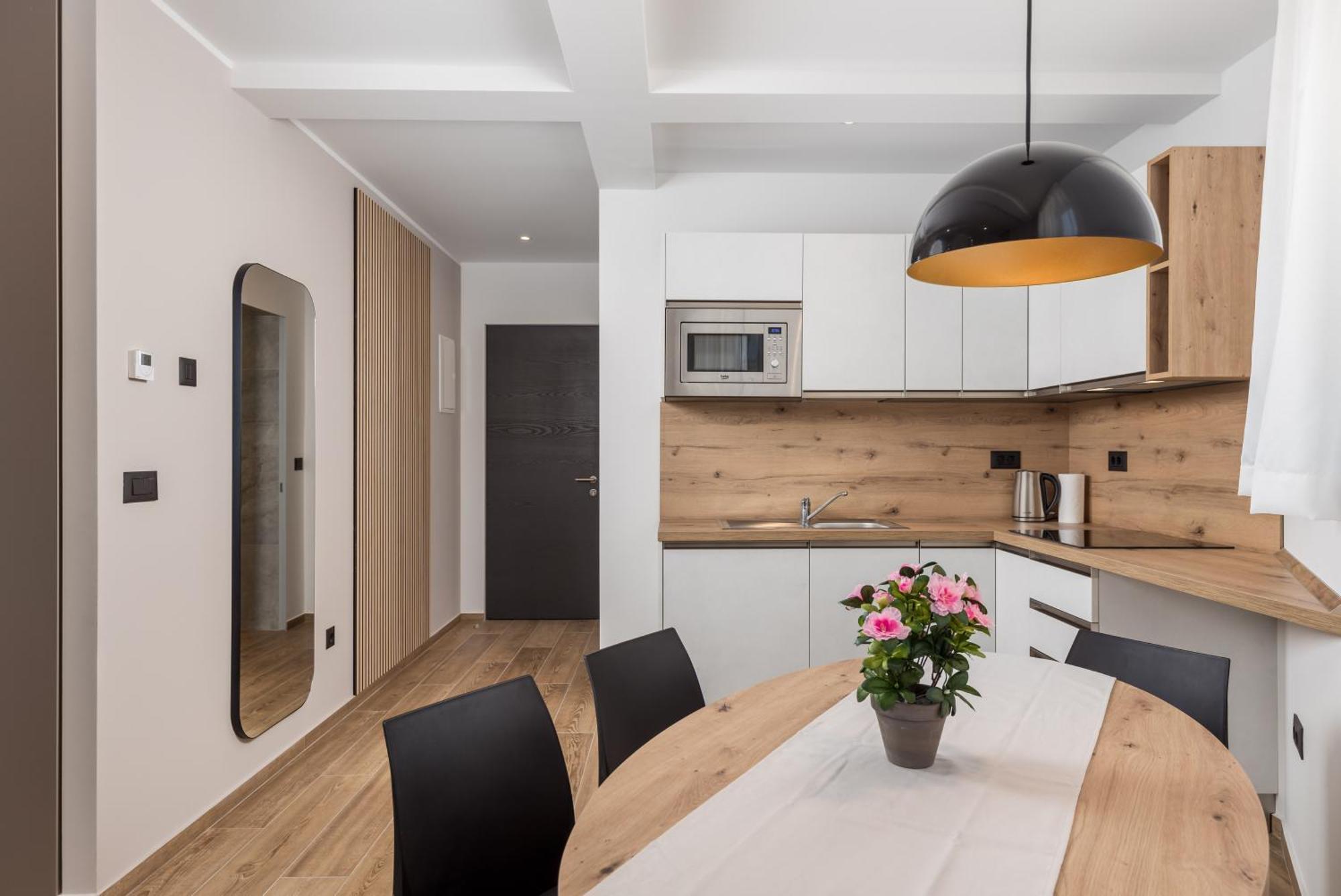 Belinda Apartments With Balcony & Private Parking Opatija Exterior foto